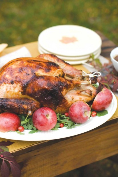Classic dinner - Flavor Thanksgiving turkey with brown sugar-apple ...