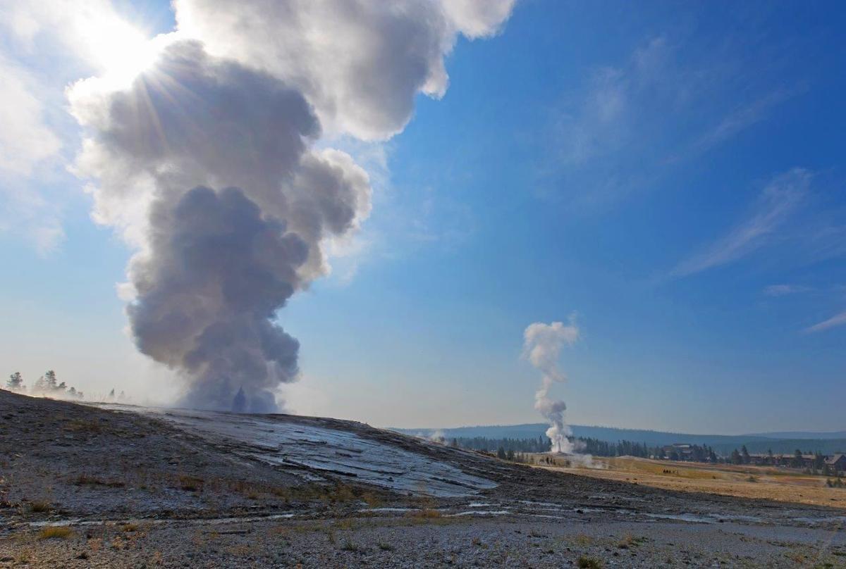 Giantess geyser