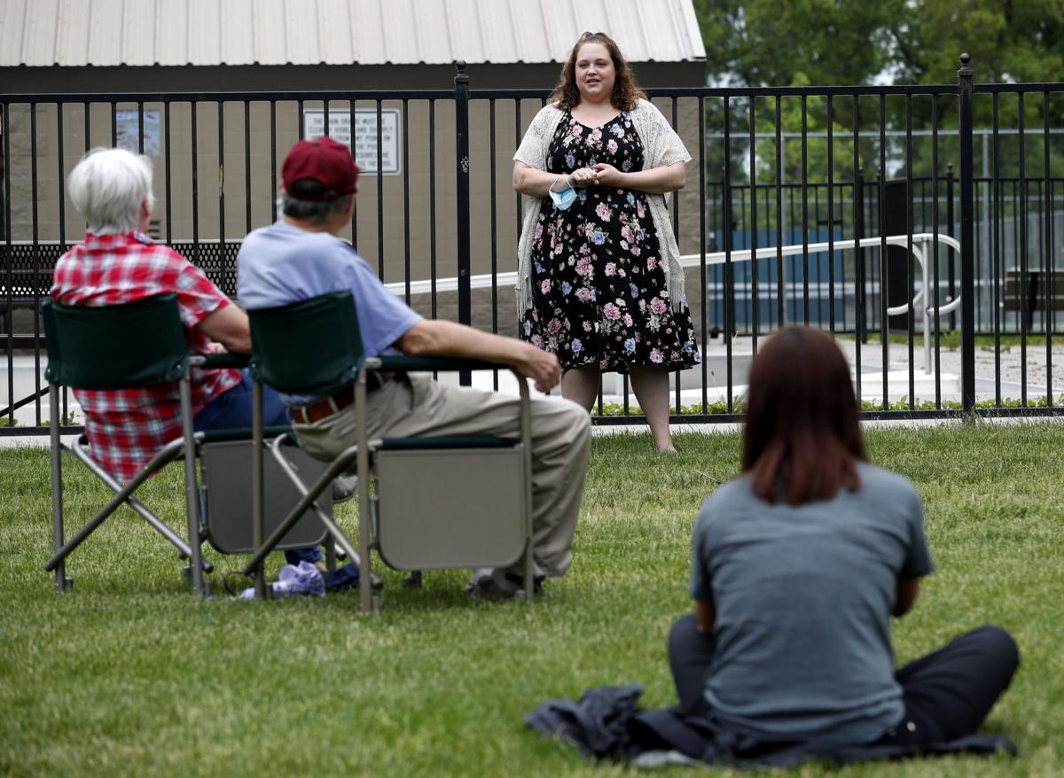 group trains protesters how to de-escalate conflict ahead of