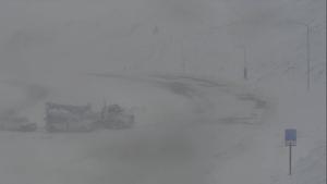 Heavy snow and major crash close Bozeman Pass