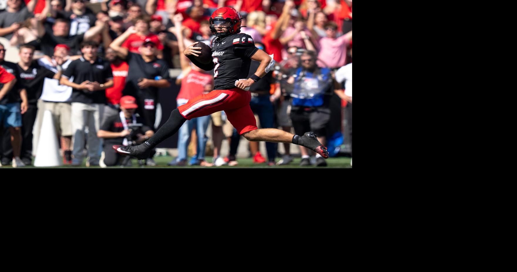 Cincinnati Bearcats quarterback Brendan Sorsby (2) scores a touchdown in the second quarter of the NCAA football game between