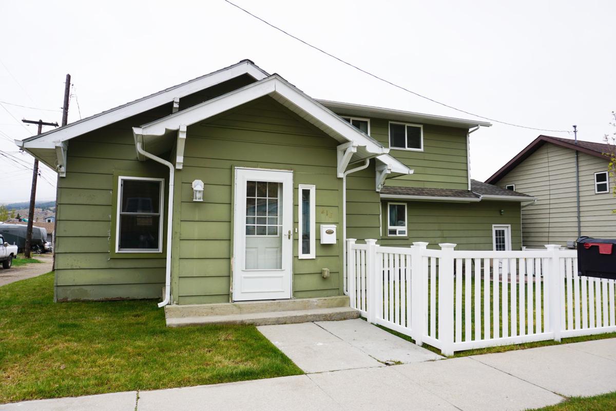 Recently updated 179,000 Anaconda home offers modern comforts with