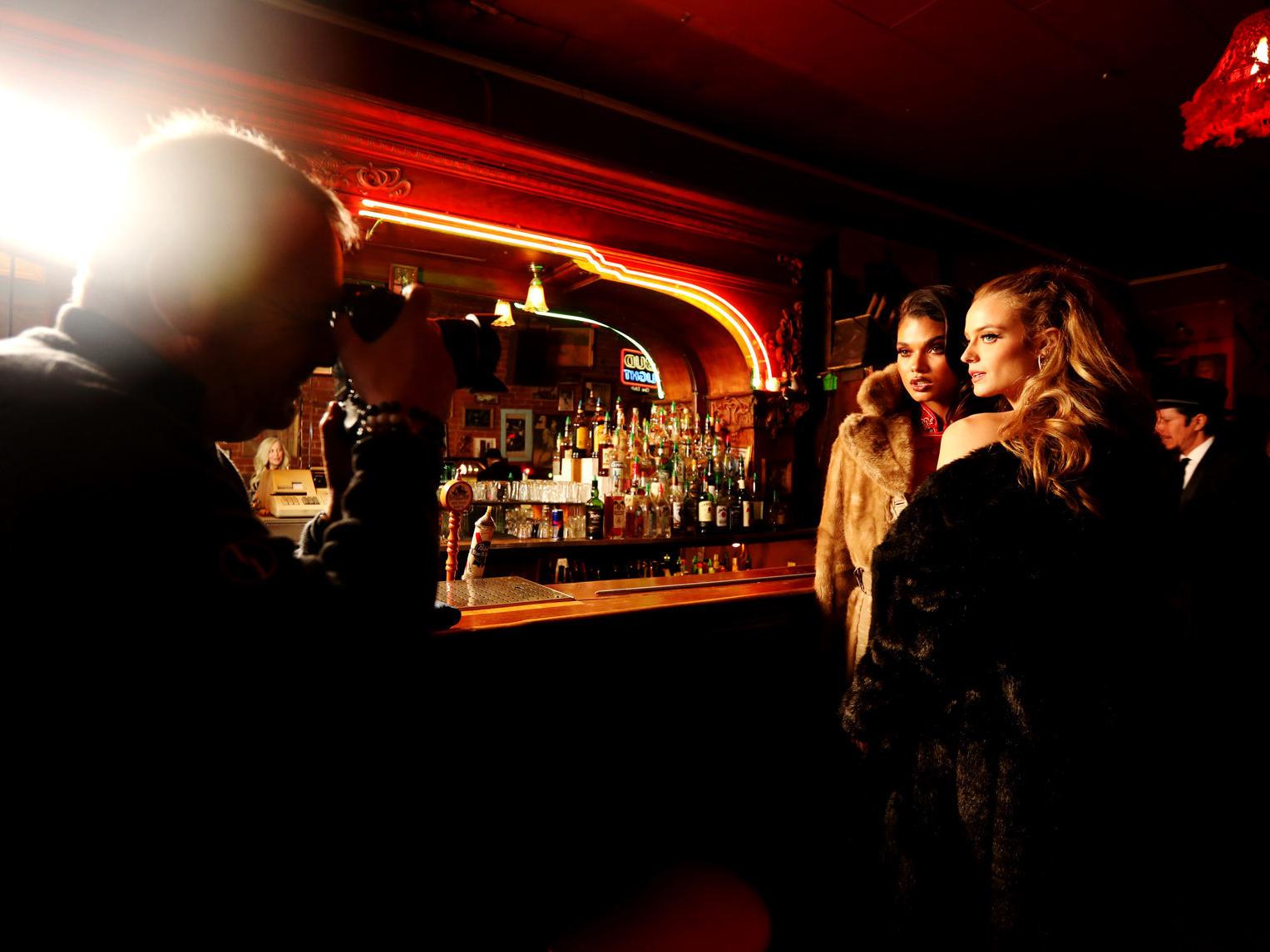 Wolves And Supermodels Not The Usual Sunday Crowd At The Silver Dollar Local Mtstandard Com