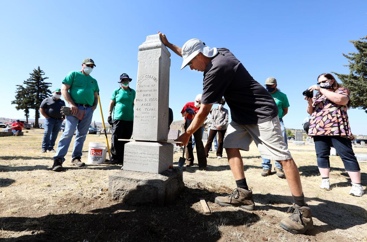 Monument conservator teaches workshop at Butte cemetery