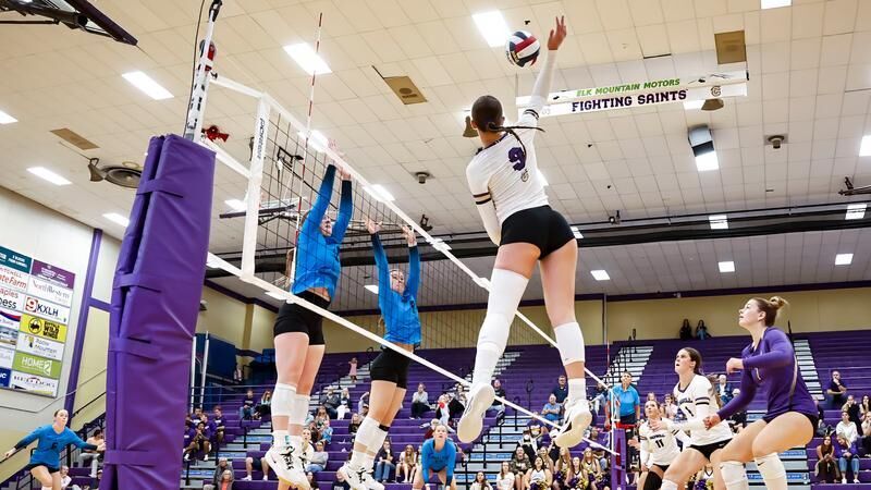Carroll Volleyball Begins Busy Week in North Dakota