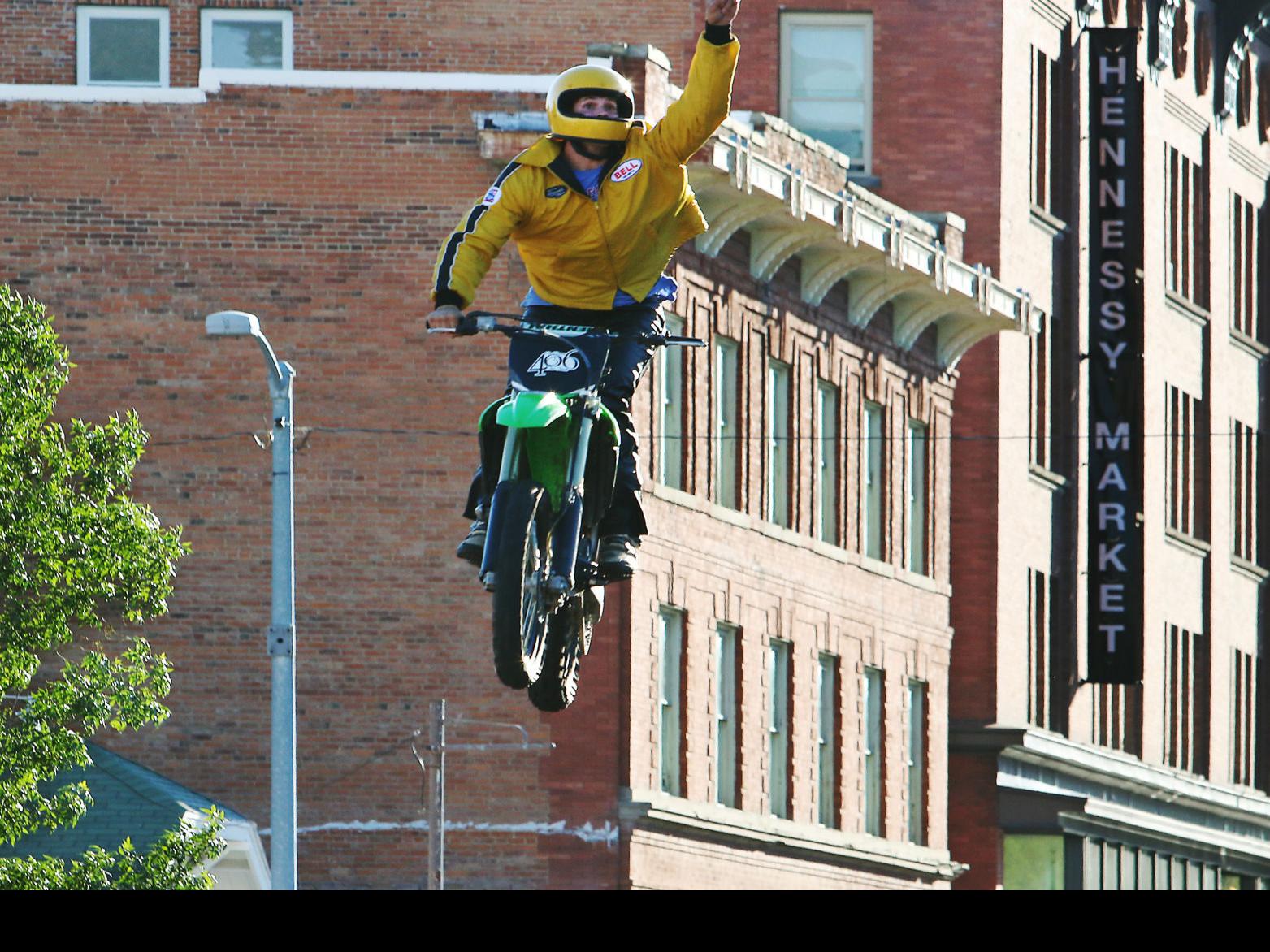 Up Up Up And Down Again Grandson Makes Tribute Jump To Evel Knievel Local Mtstandard Com