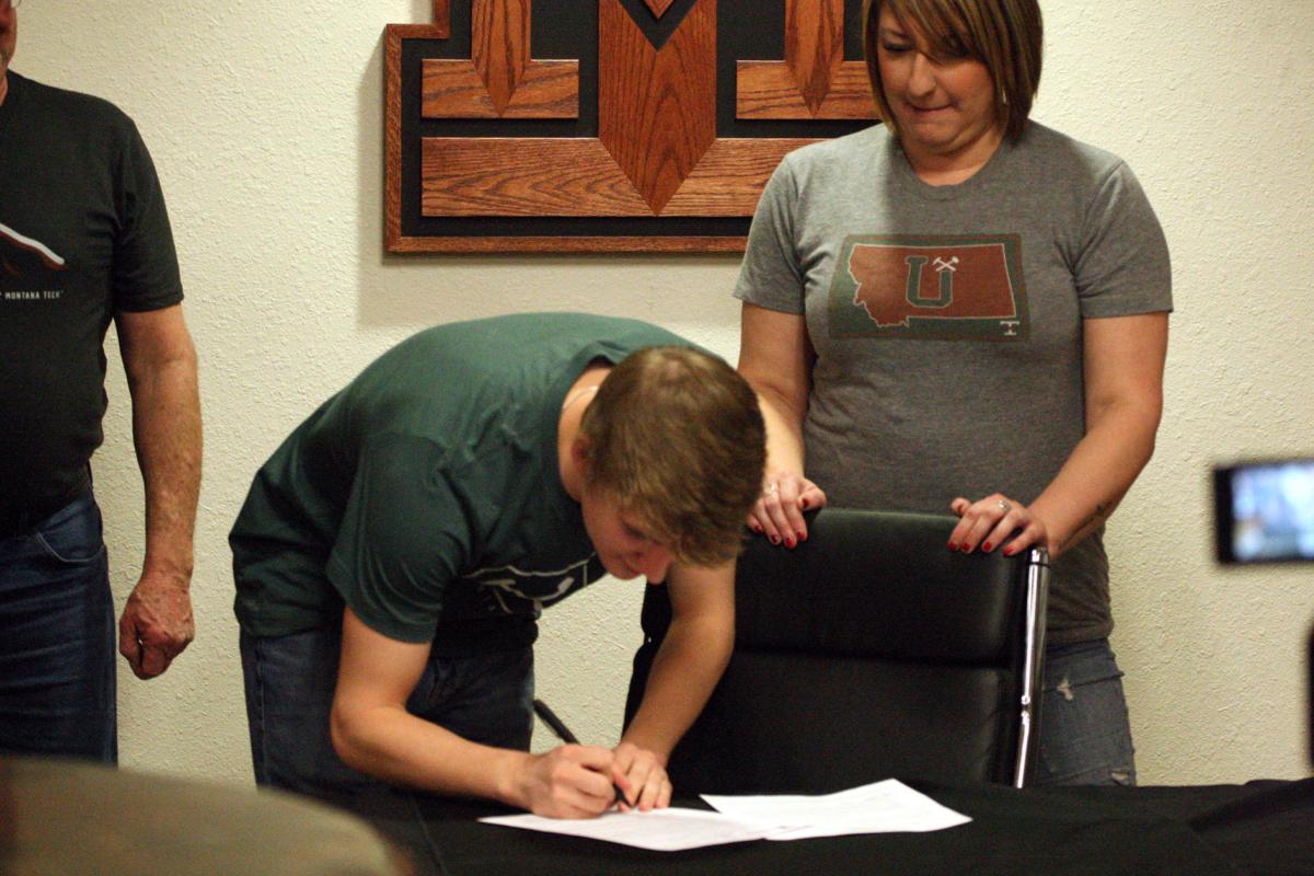 Jake Vetter Signs