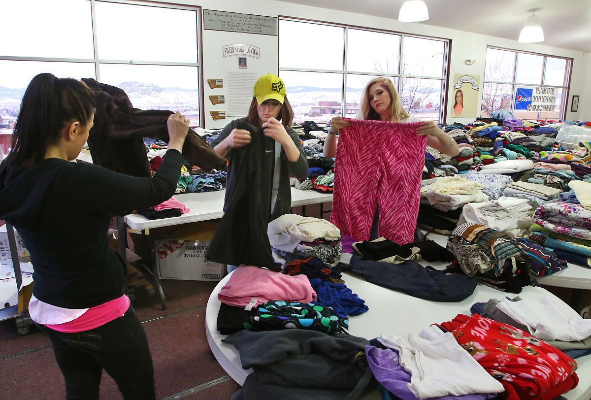 Clothing Drive Helps Those In Need And Volunteers Local Clothing Drive Helps Those In Need And Volunteers Local