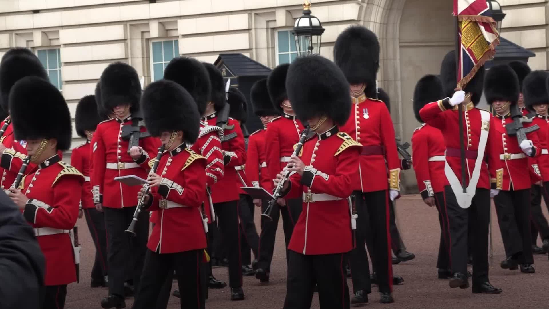 Buckingham Palace's First Changing of the Guard Since COVID Lockdowns