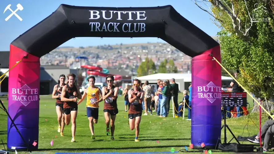 Men's cross country finishes third at Butte Invitational