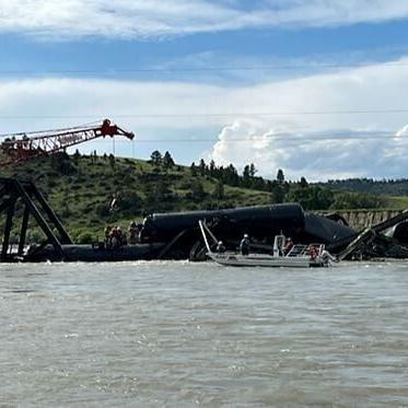 First of 10 train cars removed from Yellowstone River - Vimarsana News
