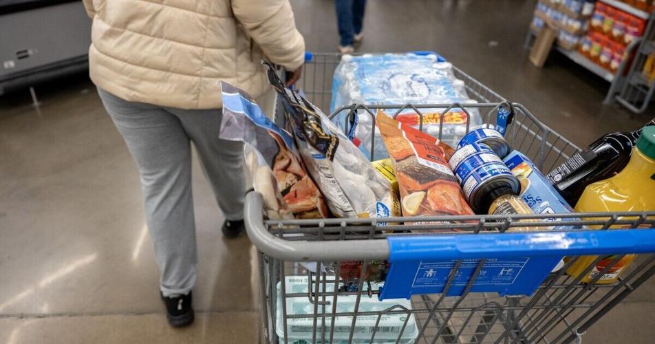 Walmart plans price cuts using tariff refunds as shoppers get skittish