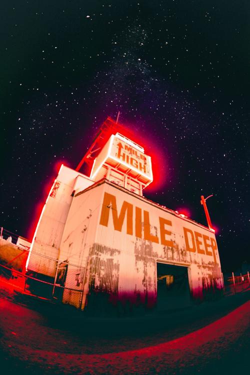 Mountain Con at night