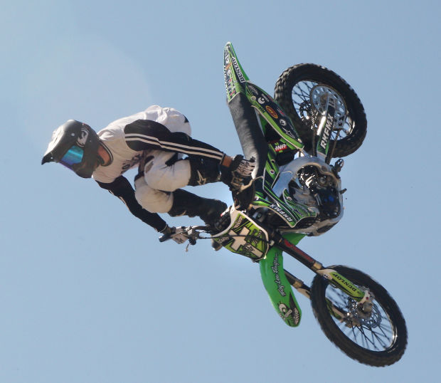 Daredevil devotees Evel Knievel Days roar into Butte, go airborne