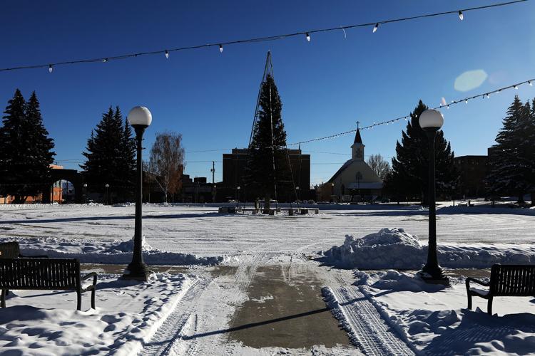 Anaconda readies to host annual Christmas stroll