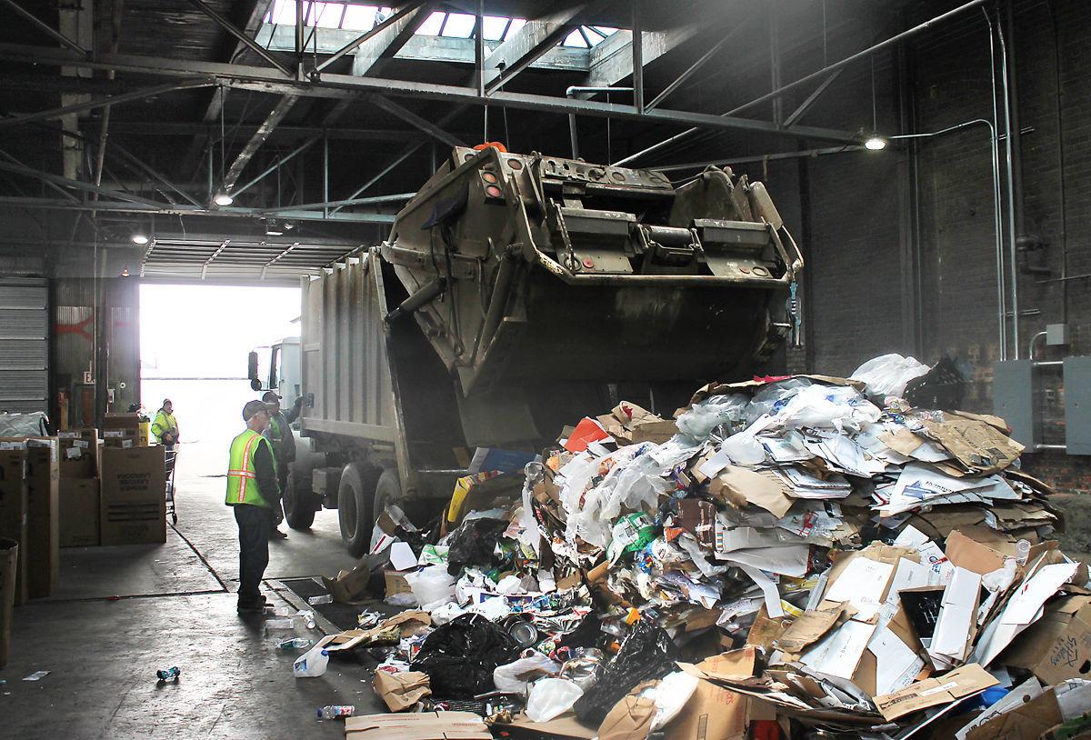 Recycling truck