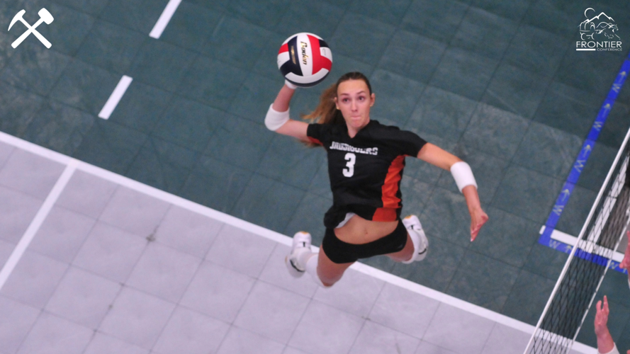 Volleyball sweeps Mayville State to celebrate Homecoming