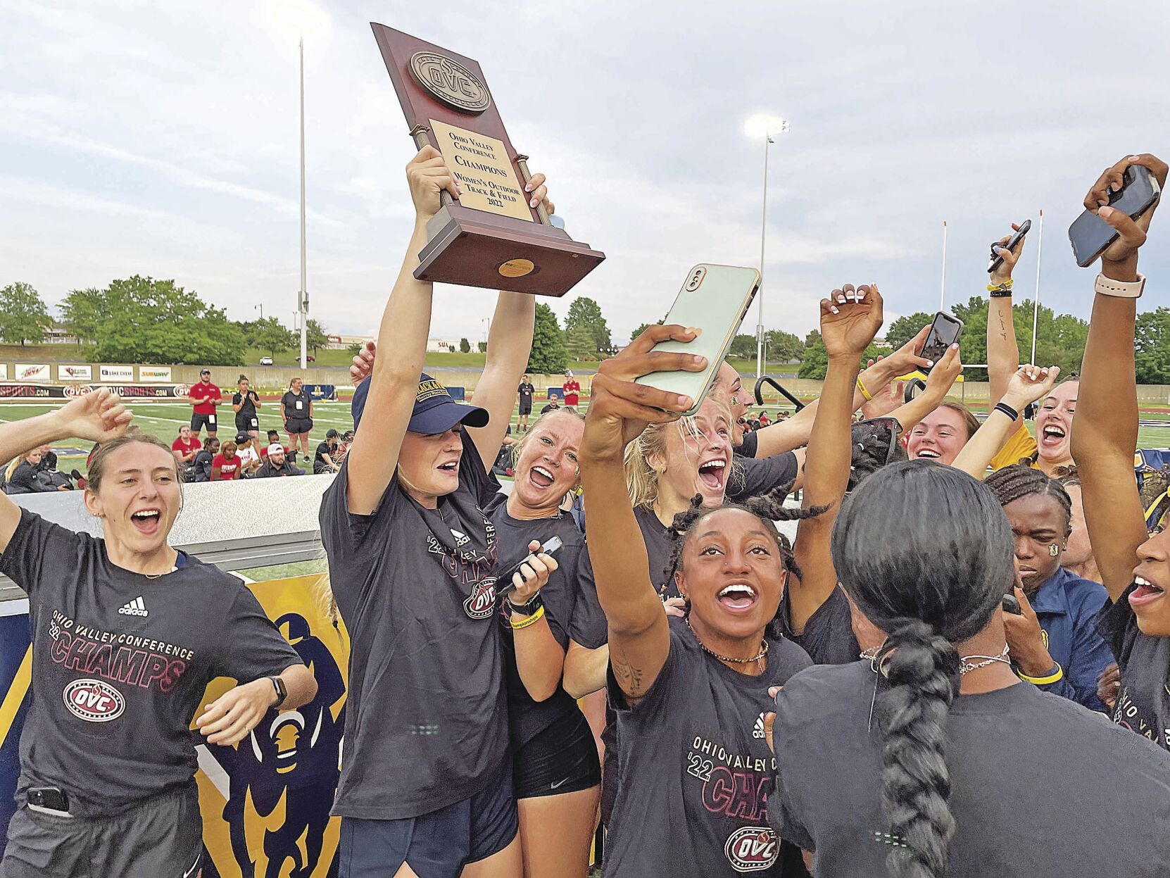 Racers earn sweep of indoor outdoor titles Murray State