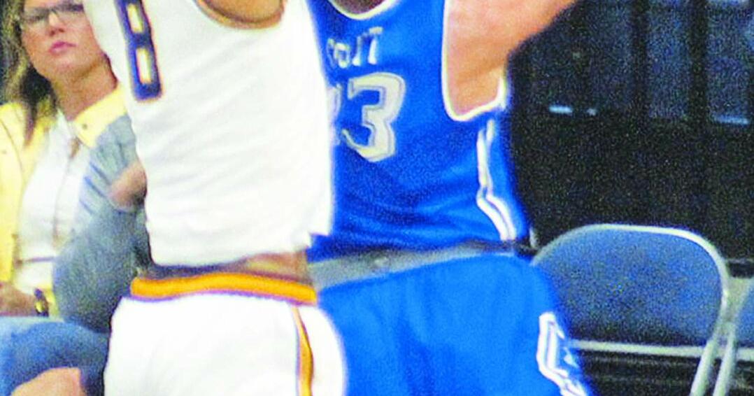 Murray State men begin annual Valley Iowa excursion; Can they own Iowa again?; First-place Racers look for 2nd straight Hawkeye State road sweep