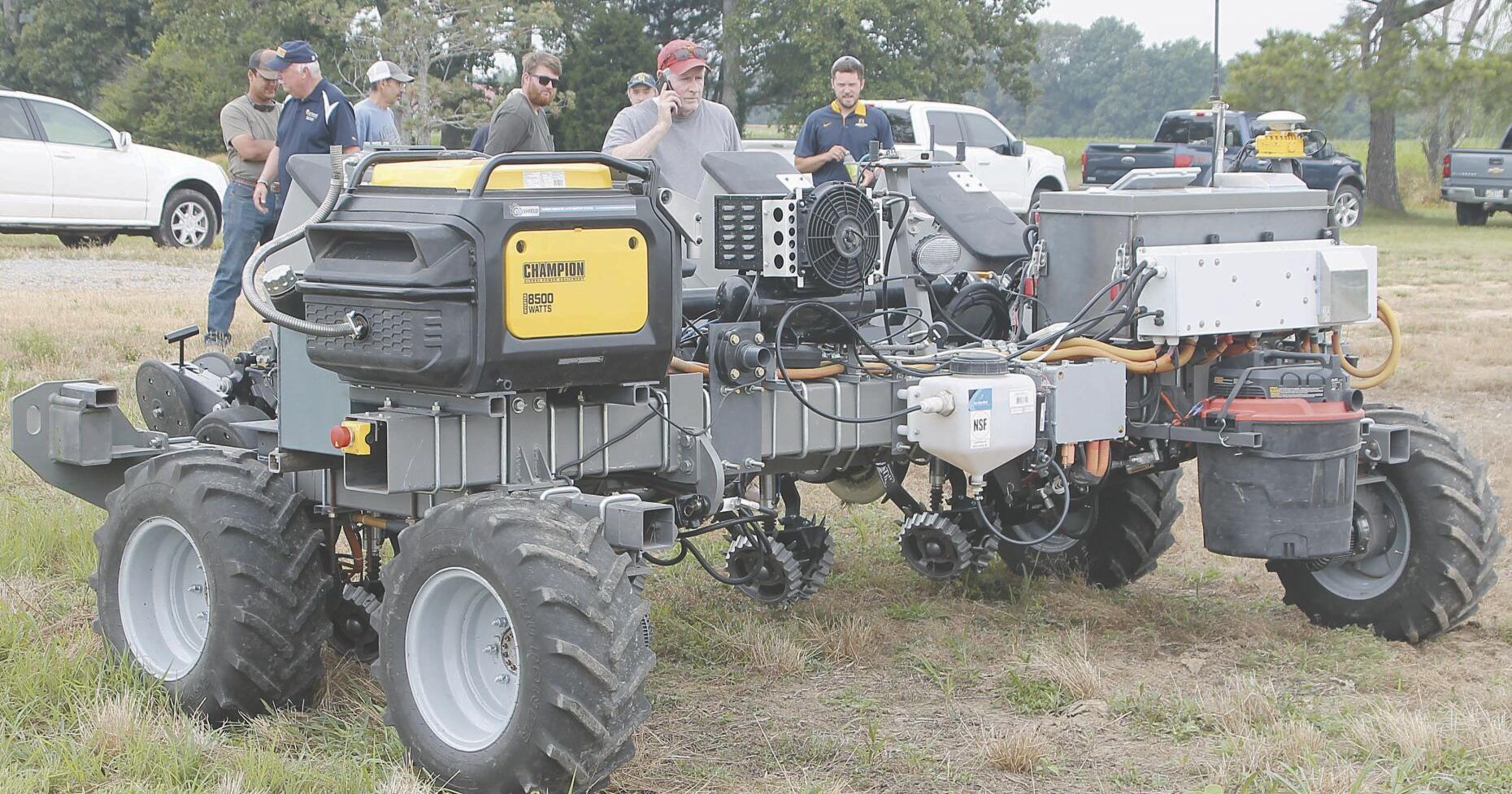 Area farmers gather in Murray for autonomous planter demonstration - Vimarsana News