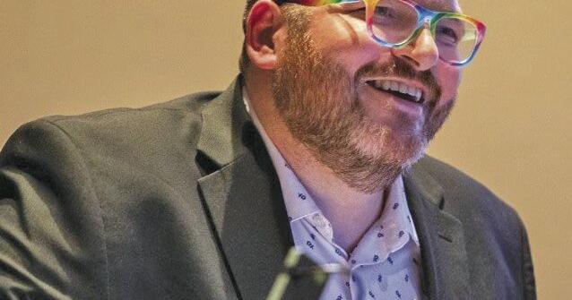 Acclaimed author and 2022 Kentucky Teacher of the Year Willie Edward Taylor Carver Jr. to speak at Murray State University - Vimarsana News