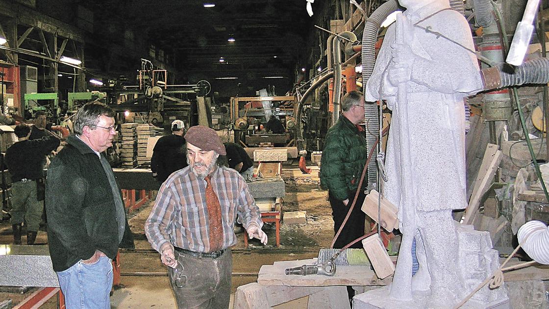 Birth Of A Soldier Pair Travels To Vermont To See How Muscatine S Monument Is Coming Along Local Muscatinejournal Com