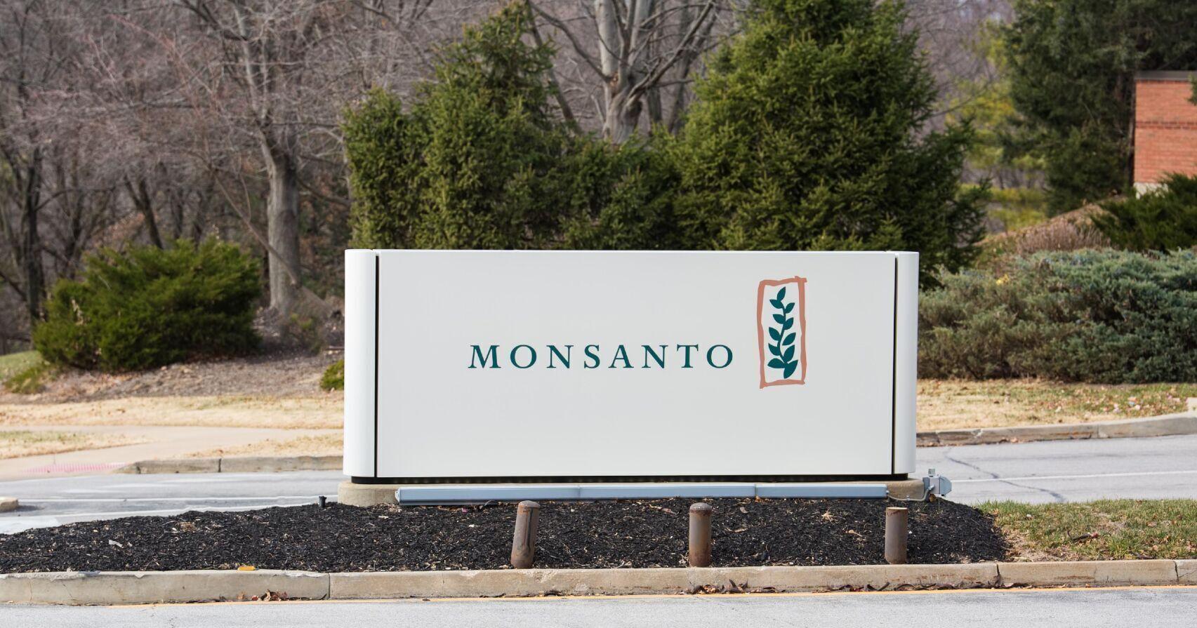 Bill advances which would block Iowans from suing pesticide makers over labels - Vimarsana News