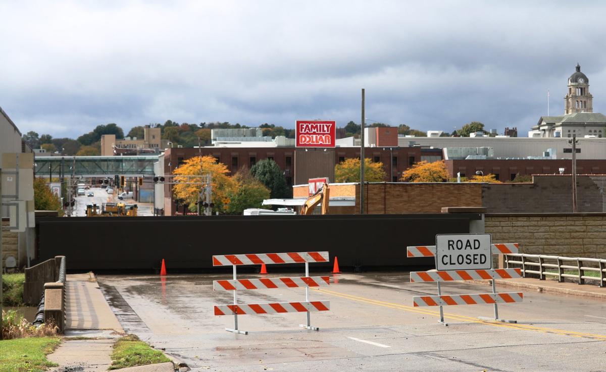 Muscatine closing flood gates as river rises Local