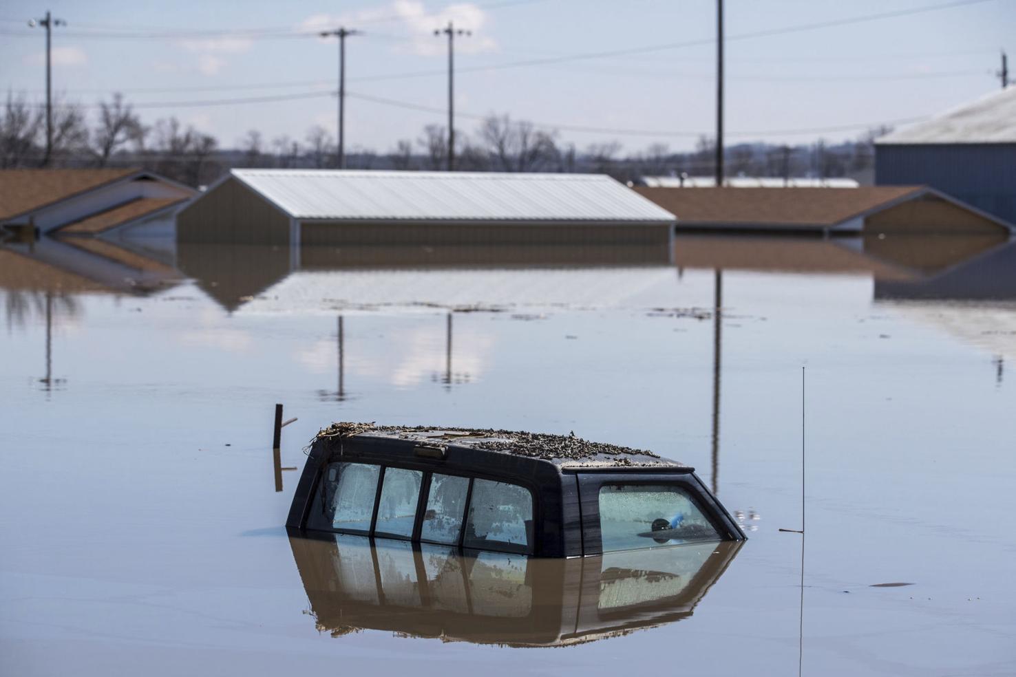 Audit Officials in floodravaged Iowa town guided relief funding to