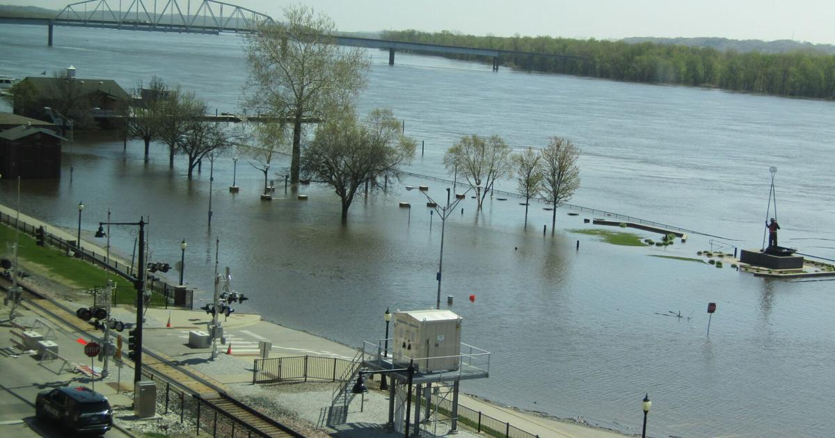 River Robe Flooding Flooding continues on riverfront