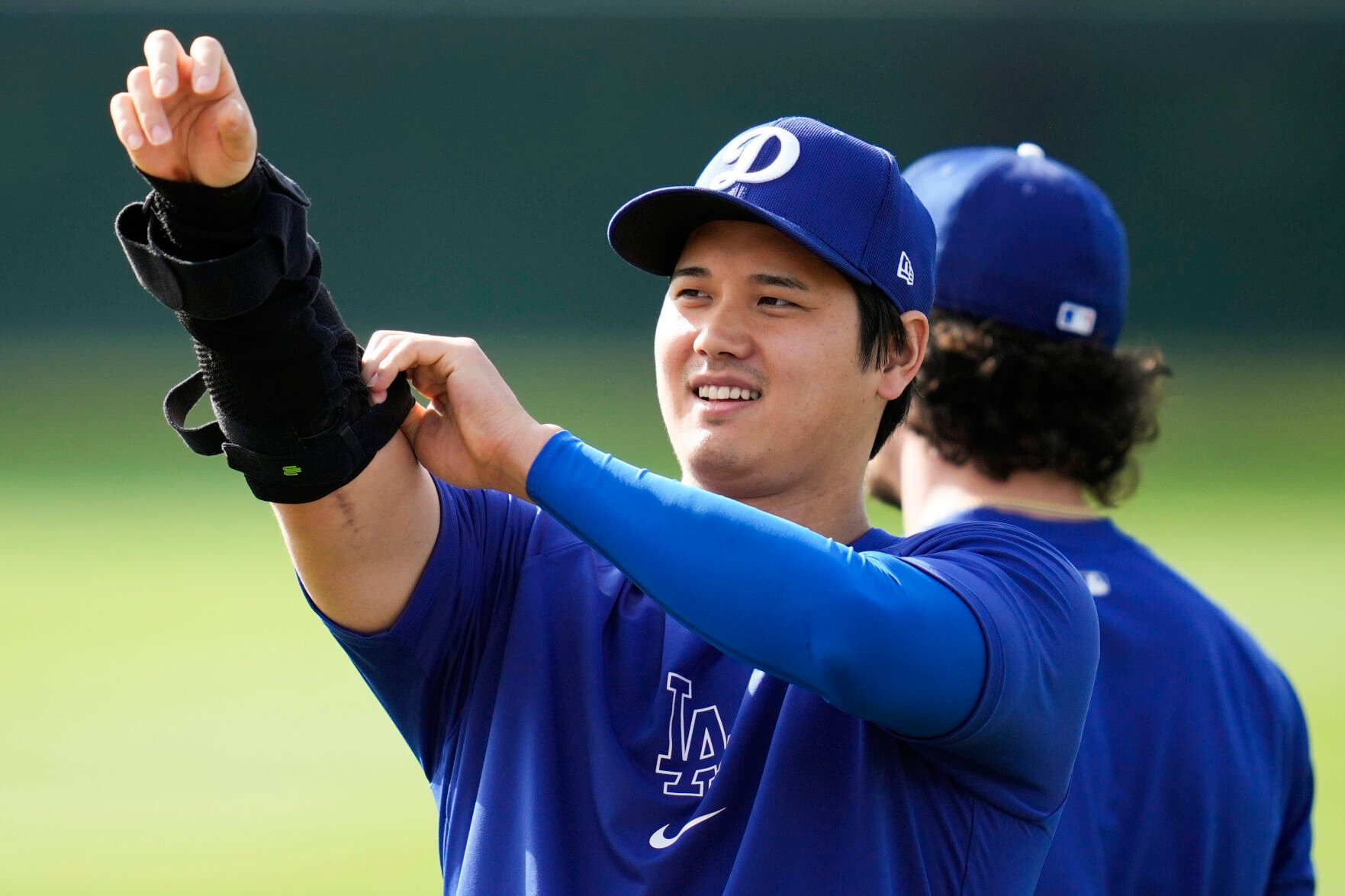 Ohtani hitless in spring debut with Dodgers