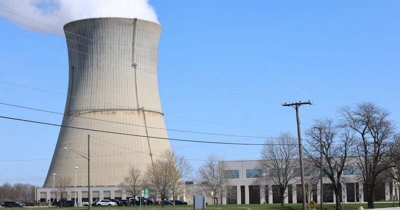 Company to close three Illinois power plants in coming years