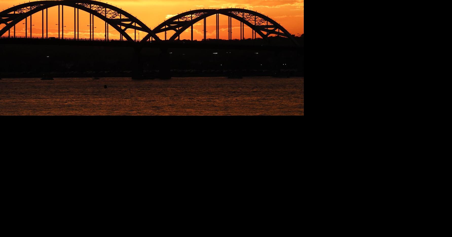 Illinois, Iowa transportation departments elect to build new Centennial Bridge