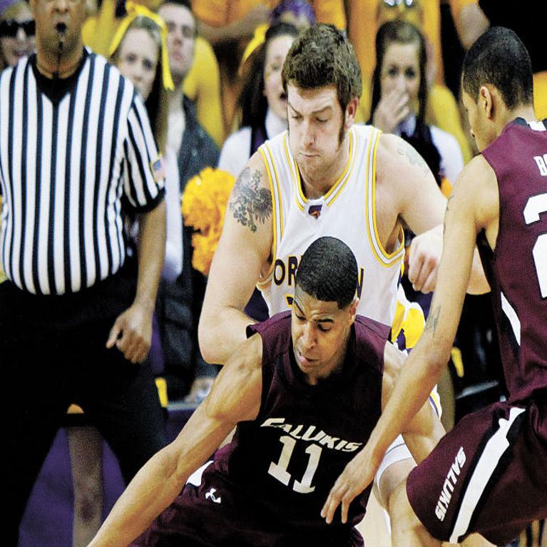 College Basketball Uni S Sixth Man Makes Major Impact College