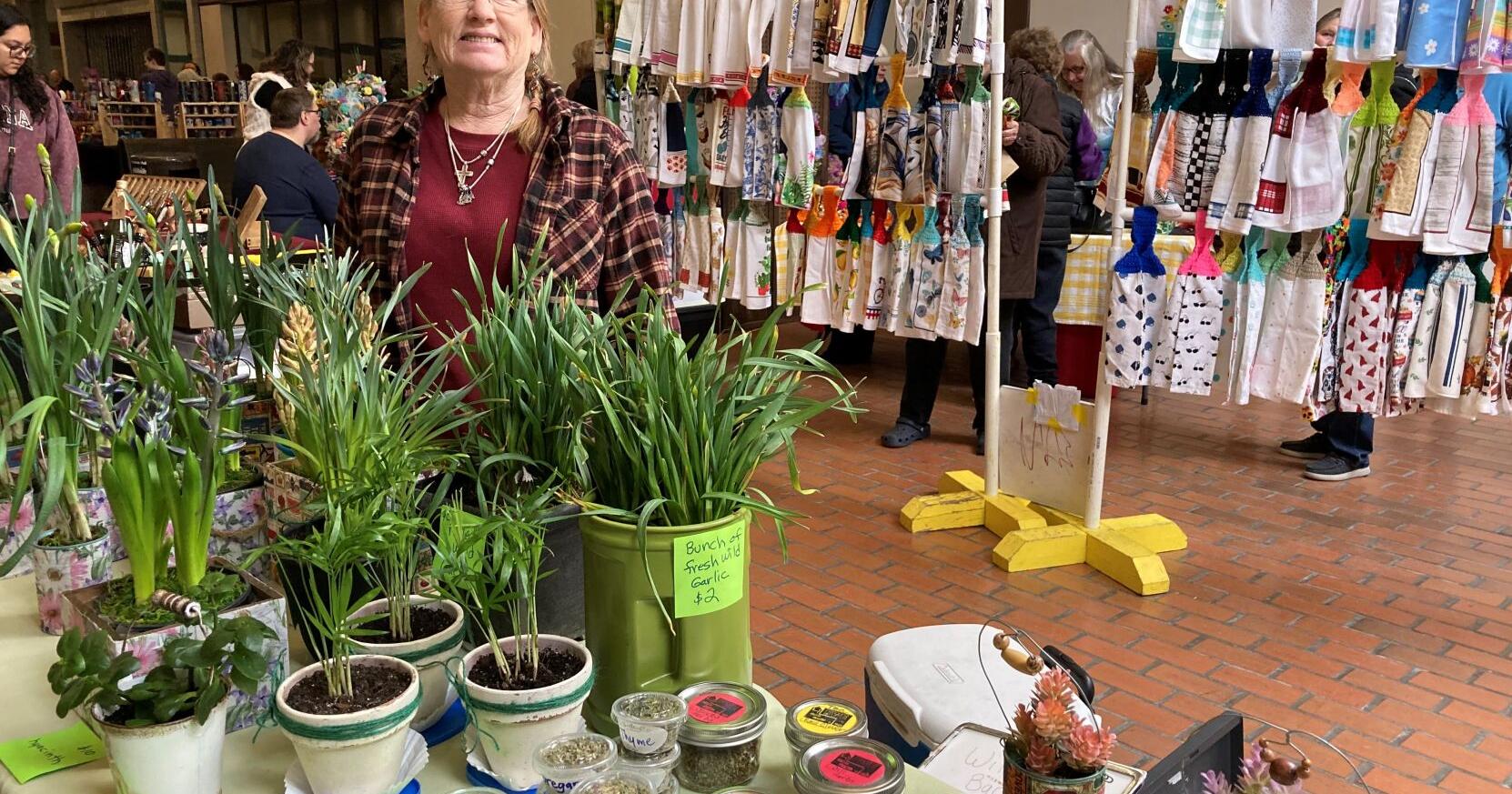 'See a friend or make a friend': Vendors, customers fill Muscatine Mall for market - Vimarsana News