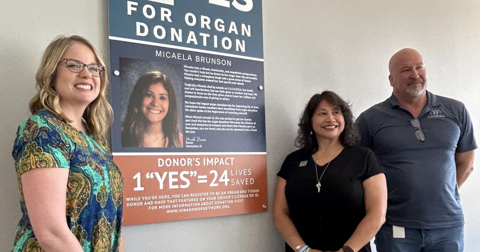 Muscatine DMV, state honor Muscatine teen with tribute plaque - Vimarsana News