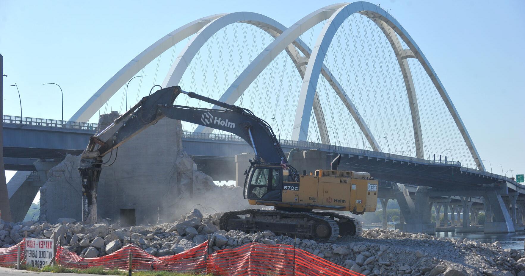 Old I-74 piers to be demolished with explosives - Vimarsana News