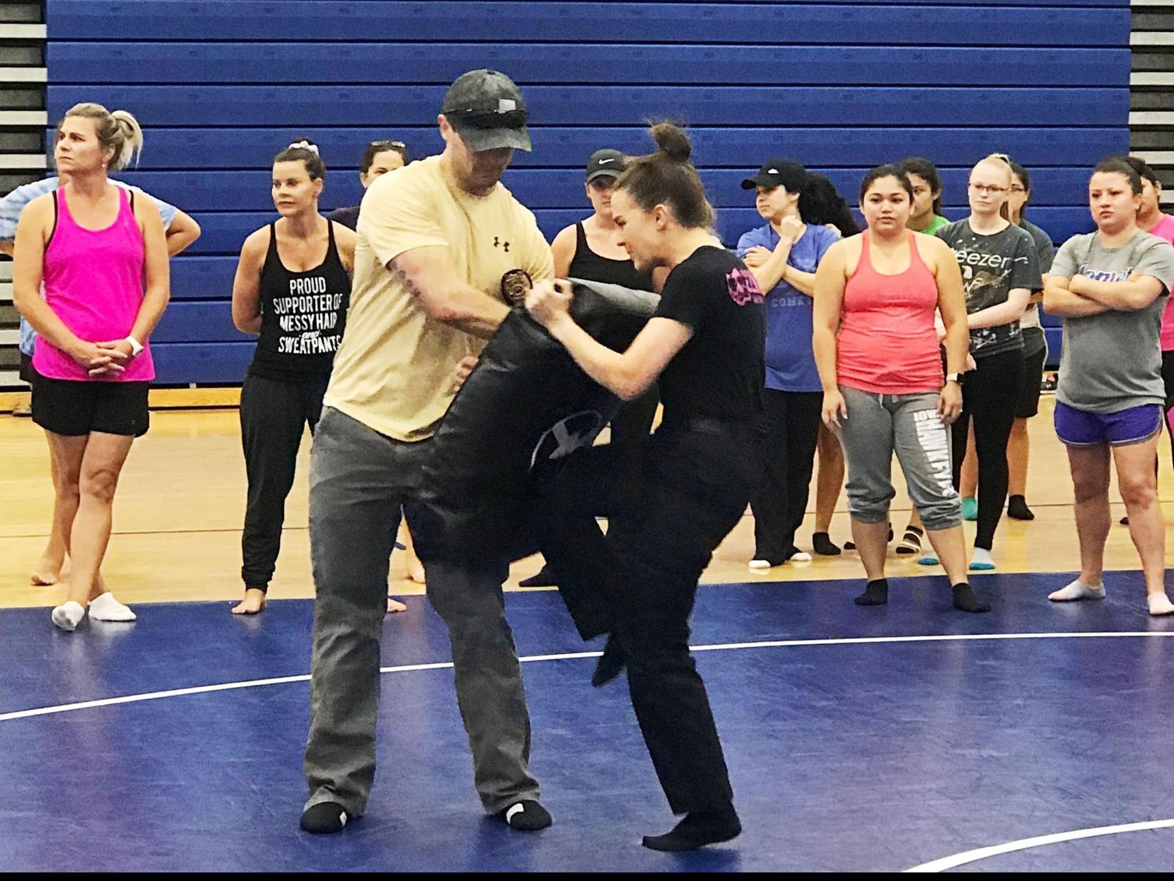 Muscatine Y To Offer Self Defense Classes For Girls And Women This Month Local Muscatinejournal Com