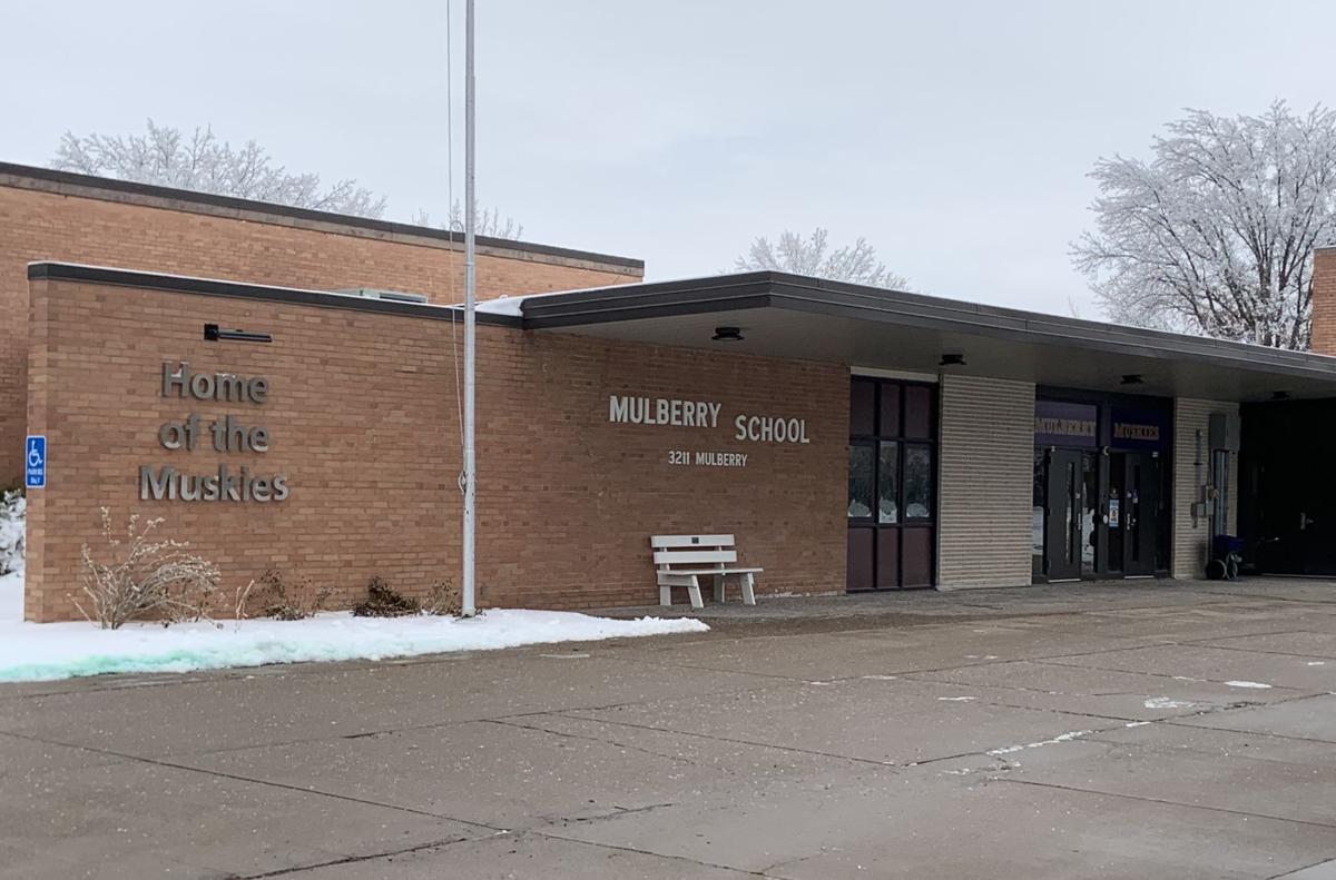 Gov. Reynolds stands strong on inperson classes, Muscatine