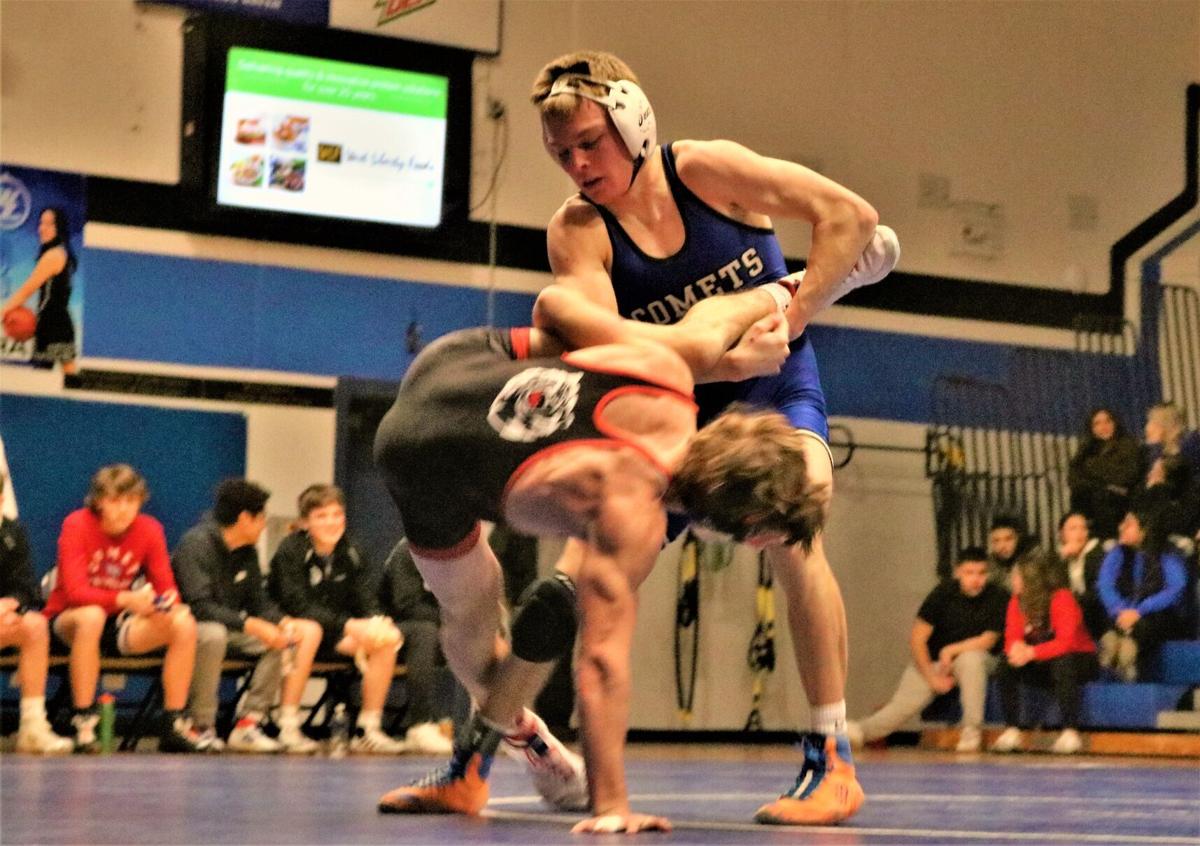 Comets score key wins in senior night sweep of RVC triangular