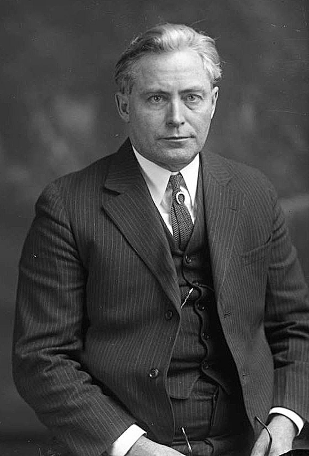 Graphic novelist makes book on the life and history of Muscatine's Norman Baker