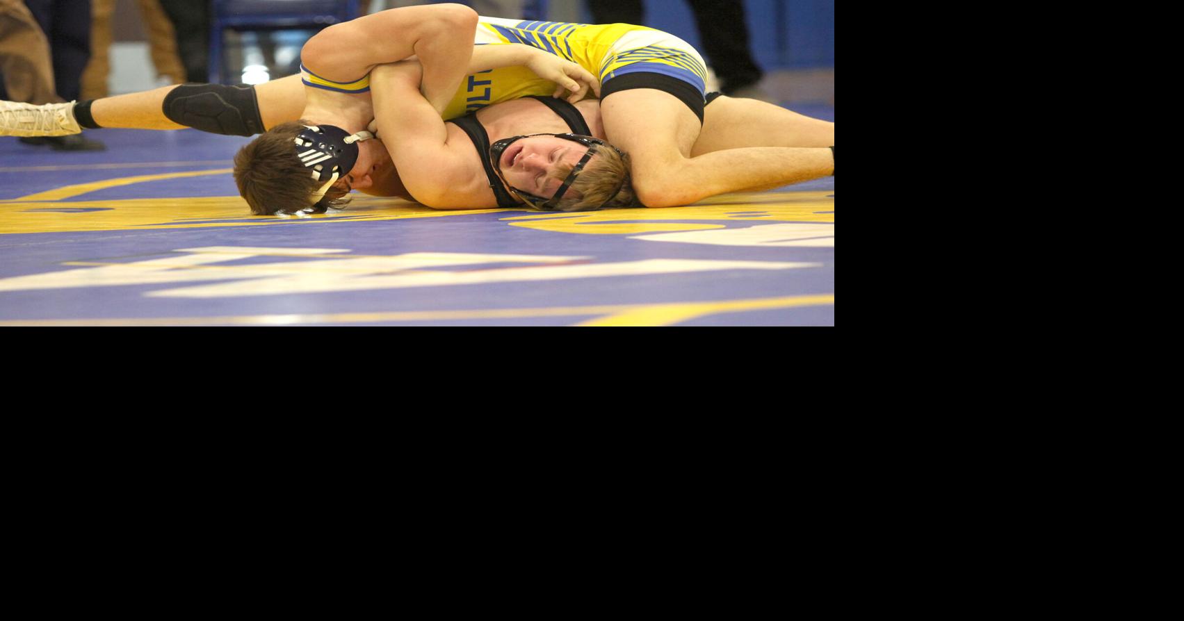 Prep wrestling roundup Area wrestlers head to districts