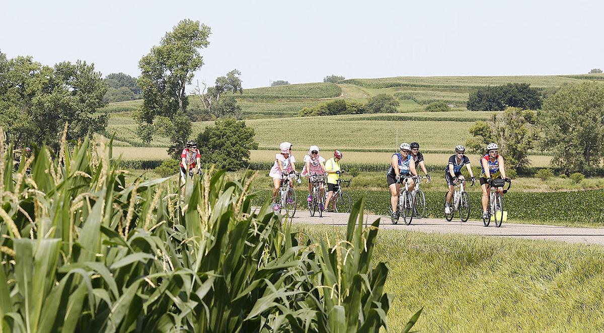 RAGBRAI riders set out from Sioux City, head east to Storm Lake