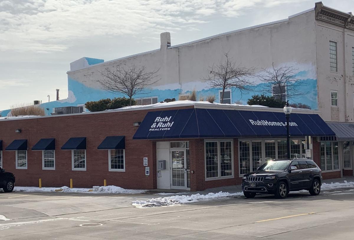 Muscatine Ruhl & Ruhl realtors awarded and celebrated for their efforts