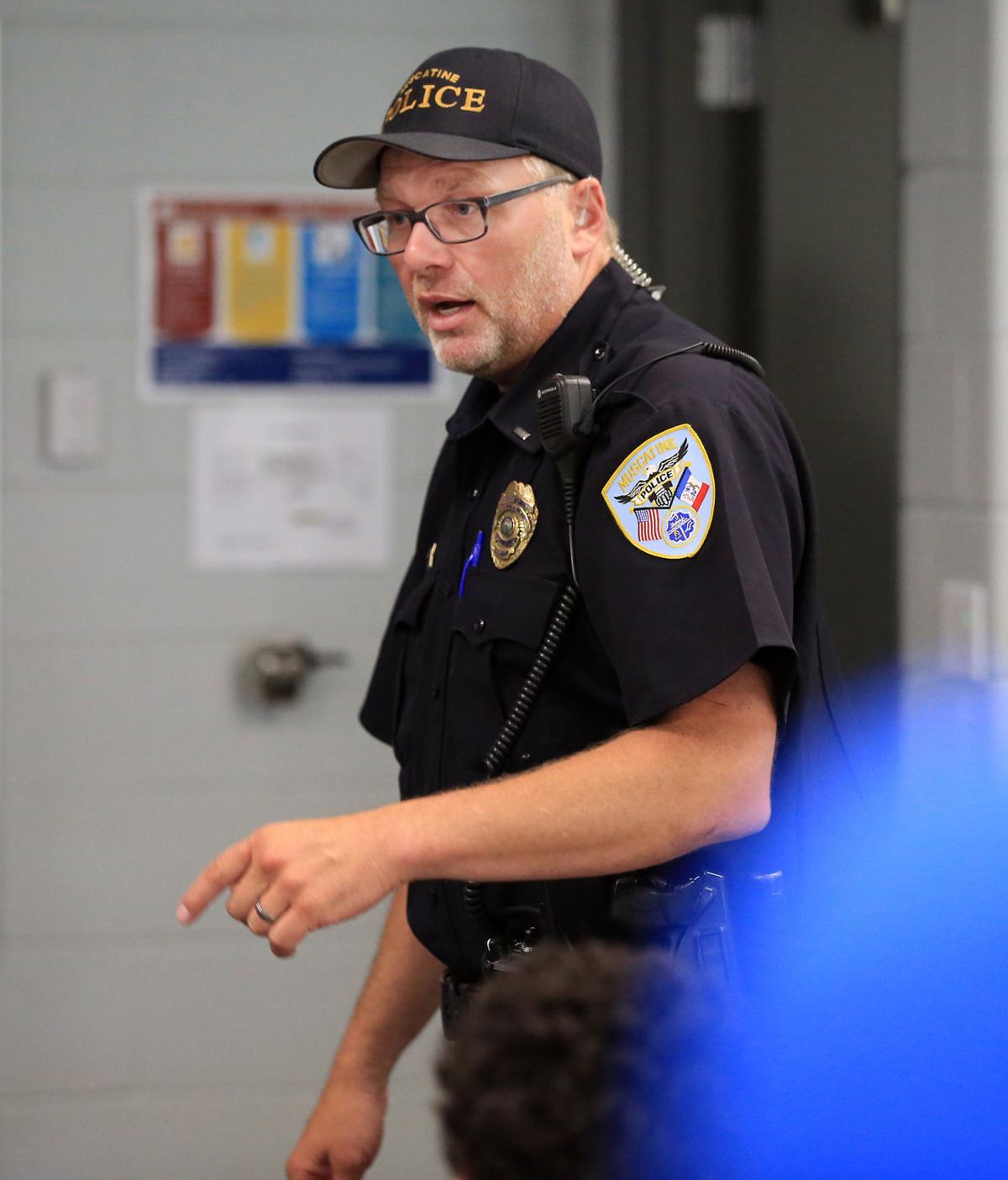 A career of calling Muscatine Police show youth how to officers