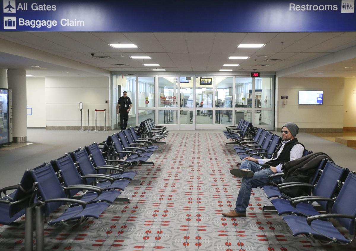 Photos Quad City International Airport in Moline