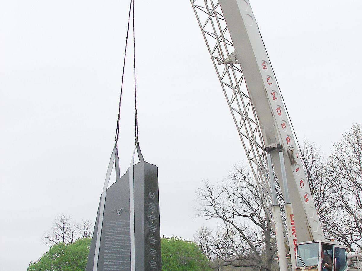 Big Piece Of Toolesboro Monument Placed Muscatine Muscatinejournal Com