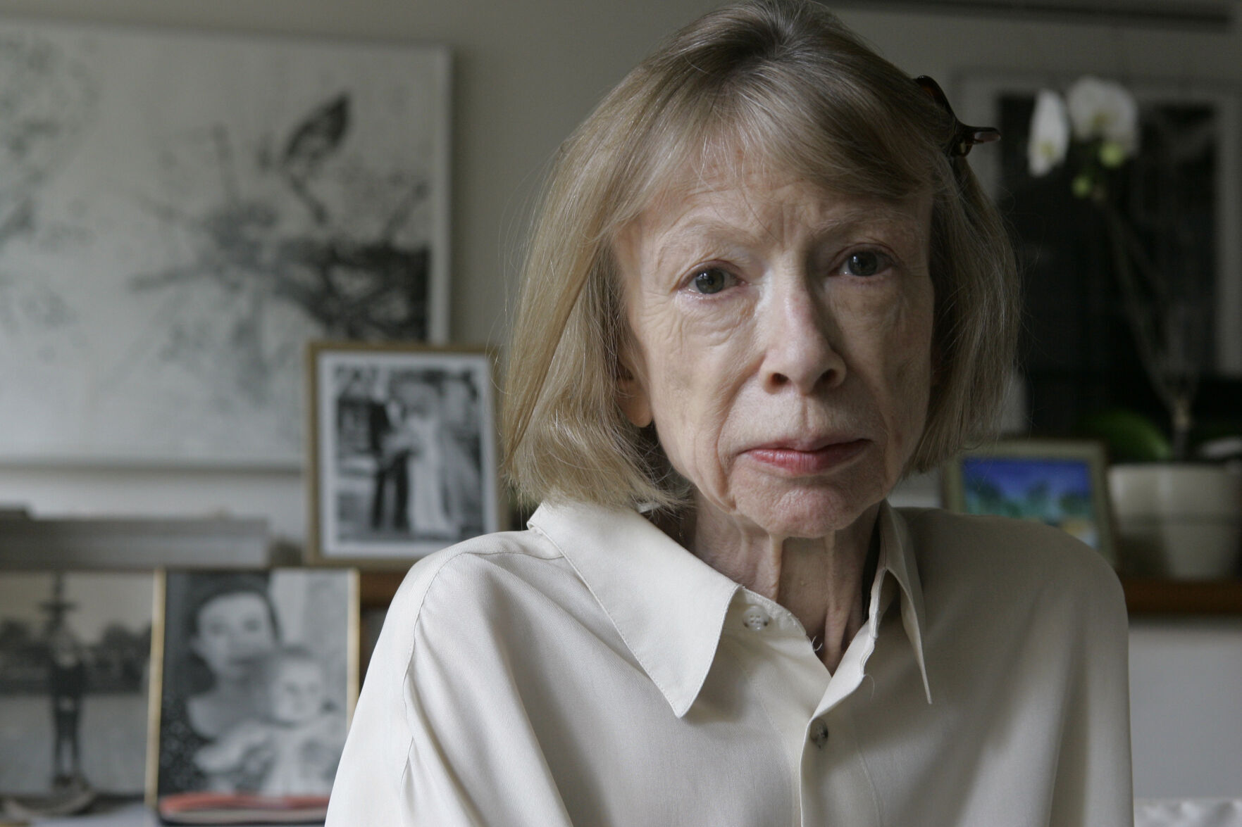 Joan Didion, peerless prose stylist, dies at 87 image image