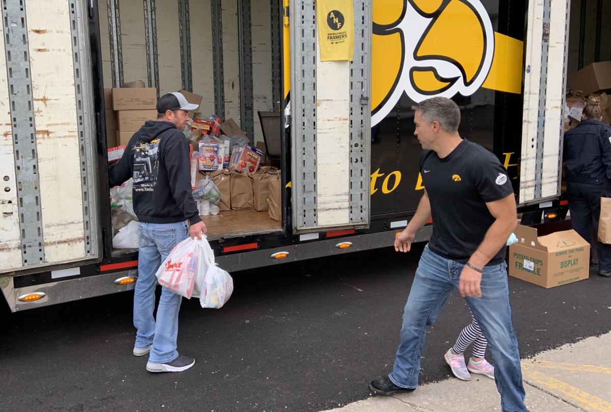 Tantara S Hawkeye Hauler Drops Off Over 10 000 Worth Of Food