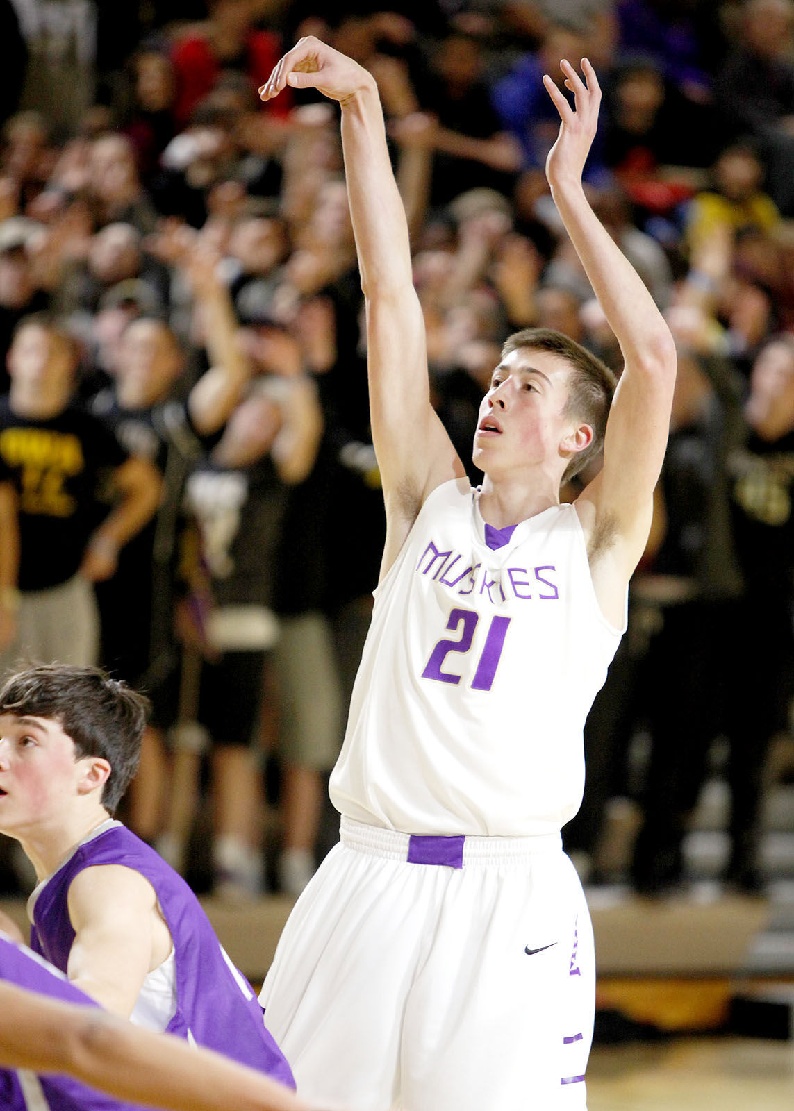 Wieskamp sets career scoring record in win over Burlington